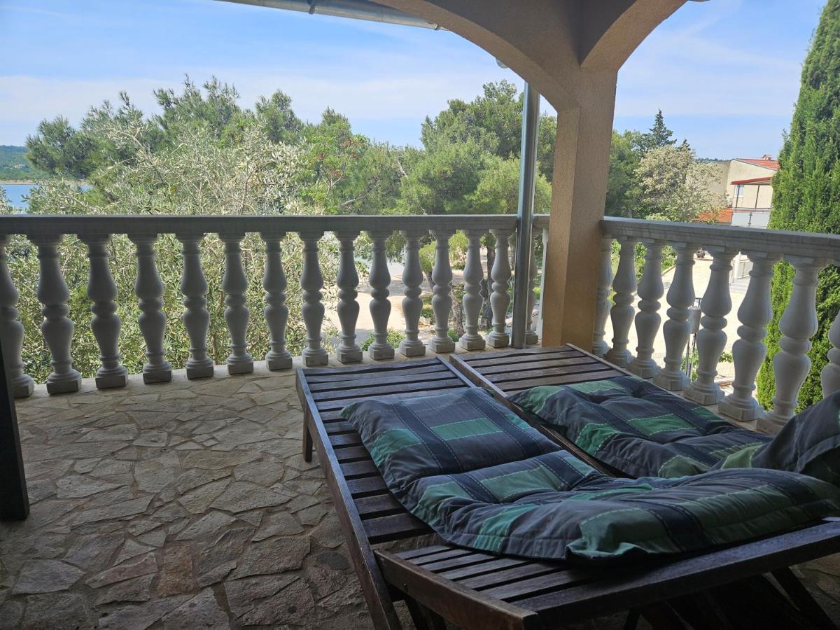 Villa Punta Blava - Beach Front, Ideal For Family Vacation With Kids, Large Terraces With Sea View, Internet, Netflix, No Pets Allowed Obrovac Exteriér fotografie