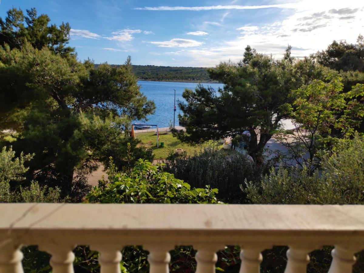 Villa Punta Blava - Beach Front, Ideal For Family Vacation With Kids, Large Terraces With Sea View, Internet, Netflix, No Pets Allowed Obrovac Exteriér fotografie