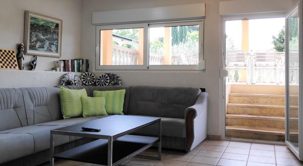 Villa Punta Blava - Beach Front, Ideal For Family Vacation With Kids, Large Terraces With Sea View, Internet, Netflix, No Pets Allowed Obrovac Exteriér fotografie